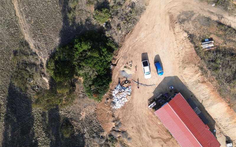 Fotografía aérea cruda capturada durante el vuelo del dron
